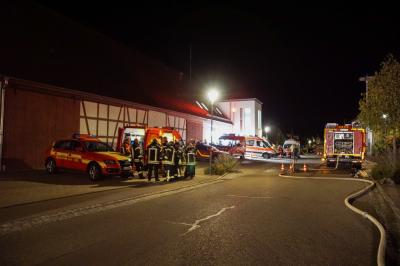 Groessere Menge Chemikalien in einem Wohnhaus und einem Container gefunden - unterandem Quecksilber und TNT - Grosseinsatz der Feuerwehr in Bernstadt